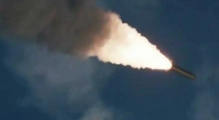 Estados Unidos y Corea del Sur lanzan ocho misiles de prueba Estados Unidos y Corea del Sur lanzan ocho misiles de prueba