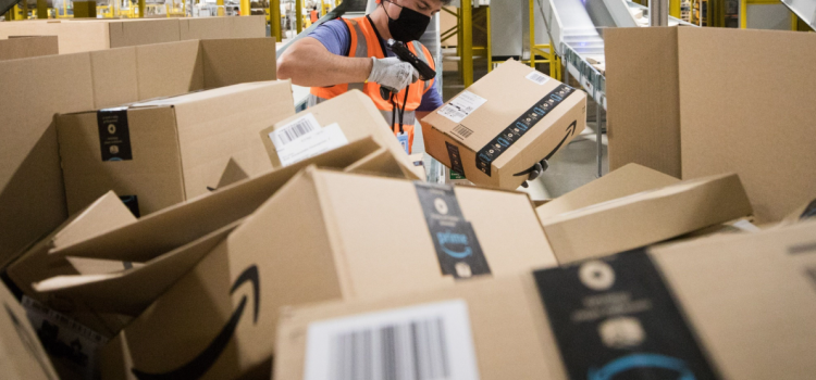 Ley de New York con el objetivo del uso de cuotas de productividad de Amazon