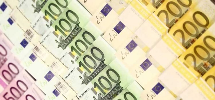 Cae el euro a mínimo de 20 años Cae el euro a mínimo de 20 años