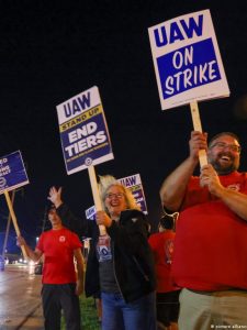 Estados Unidos encara una inédita huelga en el sector automotriz