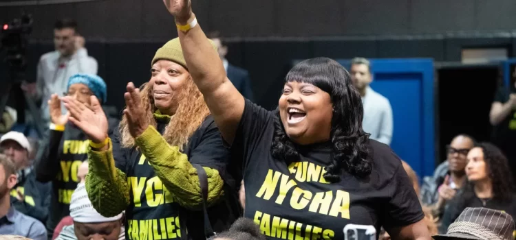 Nueva York anuncia programa de apoyo para residentes pagando alquiler