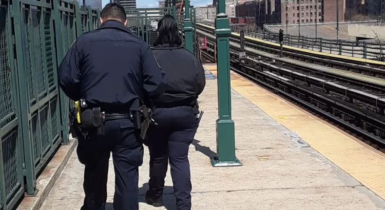 Más de 2,500 agentes han dejado NYPD este 2023