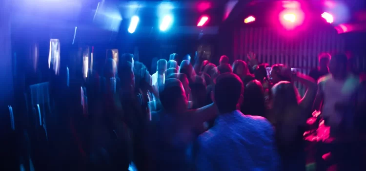 Nueva Estrategia “CURE” Busca Garantizar la Seguridad en la Vida Nocturna de Nueva York