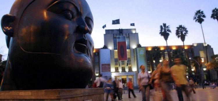 Advertencia de la Embajada de EE.UU. en Bogotá: Precaución con Aplicaciones de Citas en Colombia