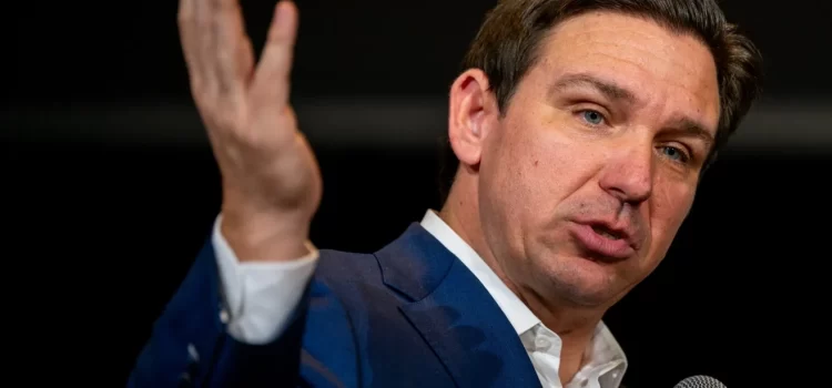 Ron DeSantis retira su candidatura en las primarias y brinda apoyo a Donald Trump