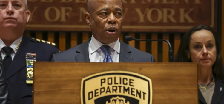 Alcalde de Nueva York ordena envío de mil policías al Bronx ante ola de tiroteos