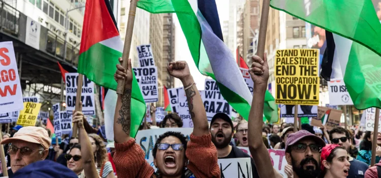 Miles de personas protestan en Nueva York contra el discurso de Netanyahu ante la ONU