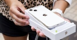 20 novios, 20 IPhones