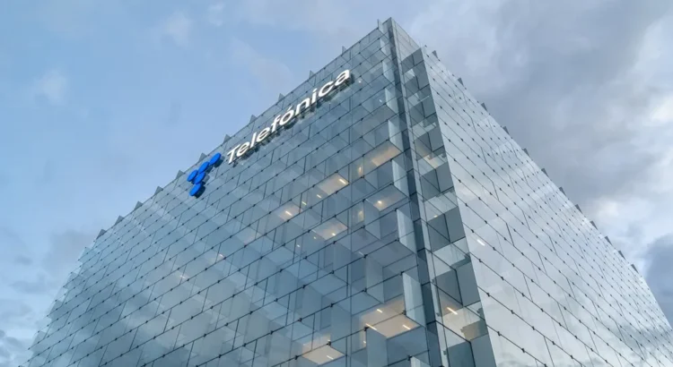 Telefónica estudia abandonar la Bolsa de Nueva York tras casi 40 años