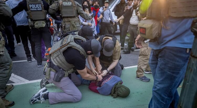 Funcionarios de Nueva York condenan redada de ICE en Manhattan: “Esto crea miedo y caos”