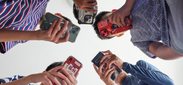 Nueva York demanda a empresas de redes sociales por presunta adicción infantil