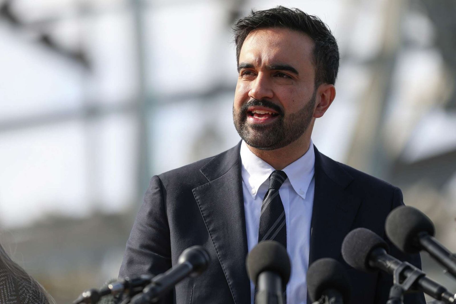 Zohran Mamdani condena pintas antisemitas en Queens