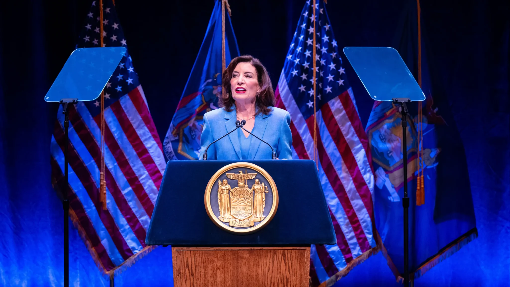 Hochul promete otros 4.000 millones de dólares para el rescate de la ciudad de Nueva York.